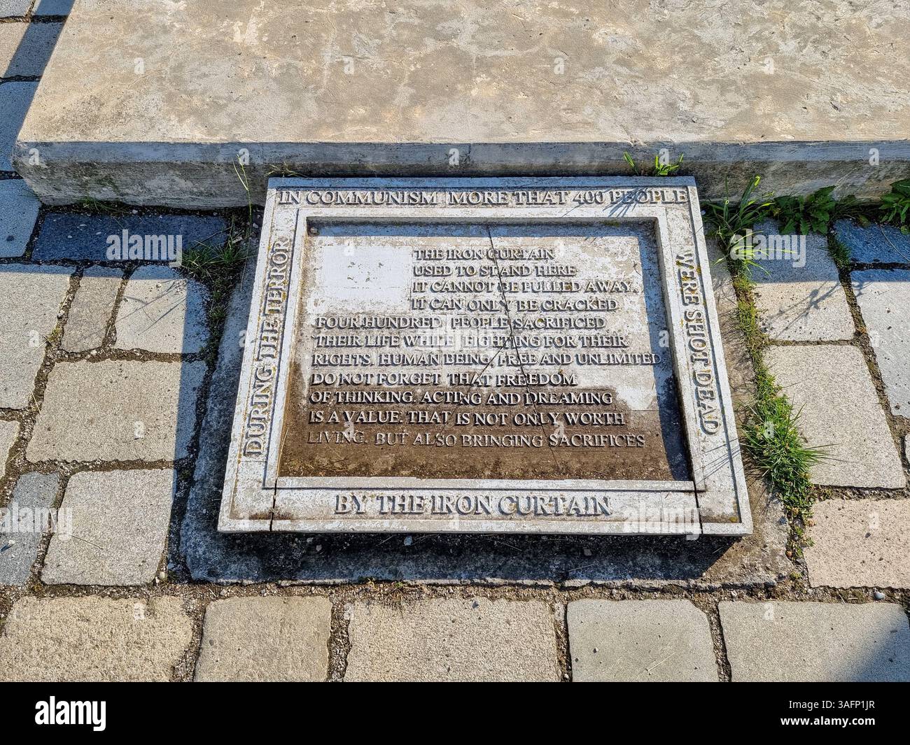 Porte de la liberté Devin Slovaquie : plaque commémorative commémorant les personnes qui ont perdu la vie en essayant de fuir la Tchécoslovaquie vers l'ouest, le rideau de fer Banque D'Images
