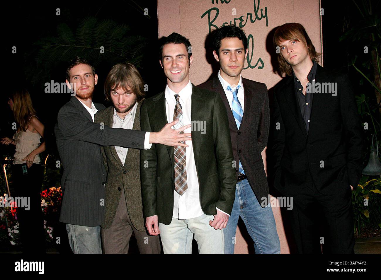 12 février 2005 ; Beverly Hills, CA, États-Unis ; groupe pop 'Maroon 5' à la fête annuelle pré-Grammy de Clive Davis qui s'est tenue à l'hôtel Beverly Hills. (Crédit image : Scott Weiner/ZUMAPRESS.com) Banque D'Images