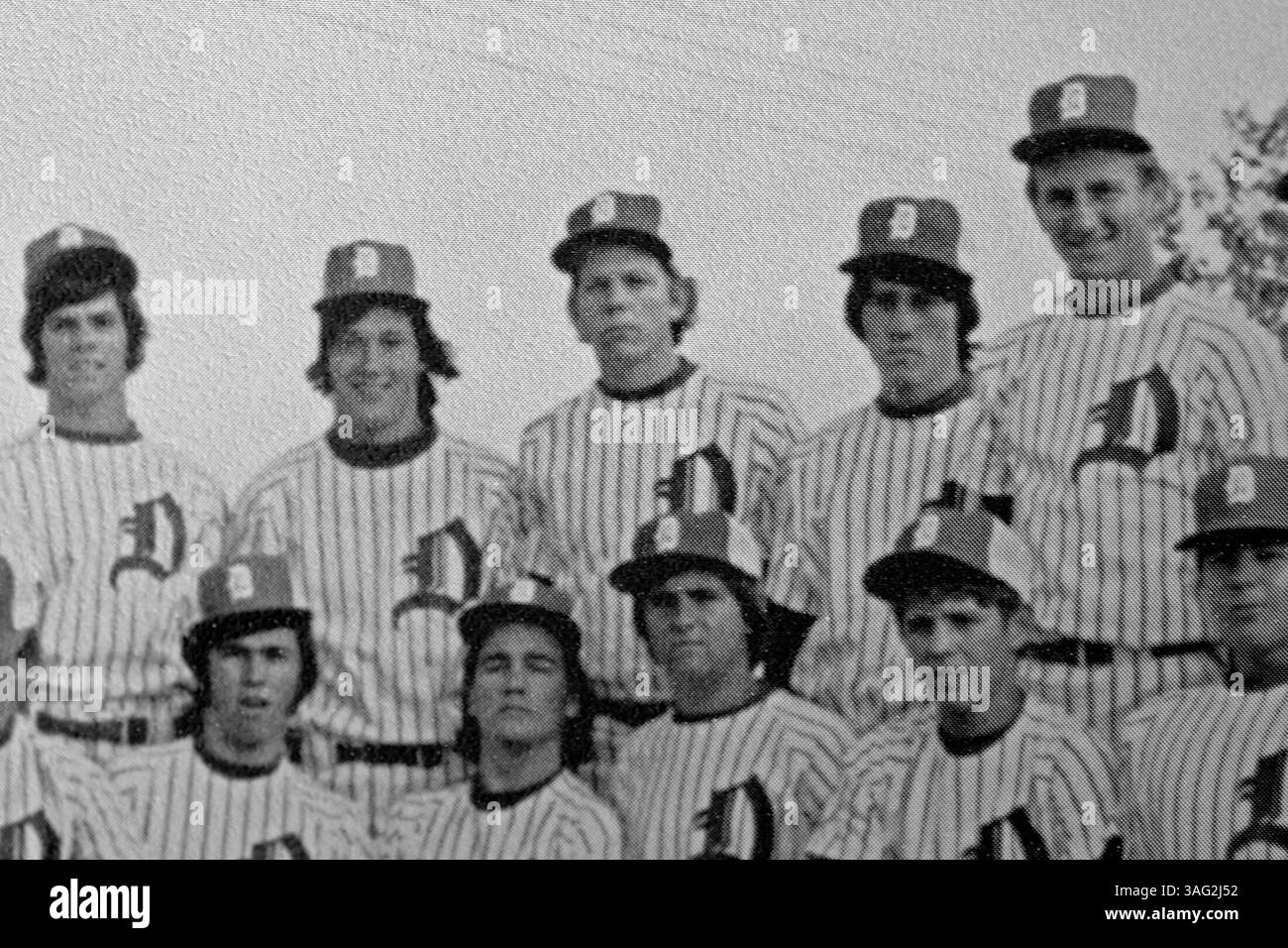 03 juin 2008 - Safety Harbor, Floride, États-Unis - (photo de fichier) copie d'une photo d'annuaire de 1973 de Dunedin High School de Jim Hendry, diplômé de Dunedin en 1973 qui est actuellement directeur général des Florida Marlins. Il est au milieu de la rangée du haut flanqué de B. Van Stronder (à gauche) P. Tasker (à gauche), C. Gelline (à droite) et D. Hayworth (image crédit : St Petersburg Times/ZUMAPRESS.com) Banque D'Images 03 juin 2008 - Safety Harbor, Floride, États-Unis - (photo de fichier) copie d'une photo d'annuaire de 1973 de Dunedin High School de Jim Hendry, diplômé de Dunedin en 1973 qui est actuellement directeur général des Florida Marlins. Il est au milieu de la rangée du haut flanqué de B. Van Stronder (à gauche) P. Tasker (à gauche), C. Gelline (à droite) et D. Hayworth (image crédit : St Petersburg Times/ZUMAPRESS.com) Banque D'Images