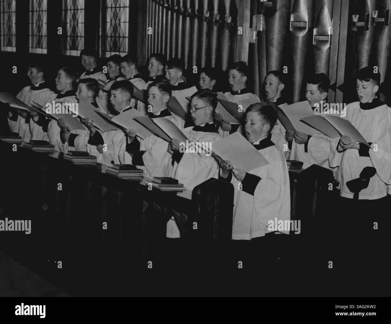 – Peter's School Cambridge : un pensionnat préparatoire moderne pour garçons. Les arts, l'artisanat et la science sont des éléments du programme scolaire. Aussi enseignement en chant choral, musique orchestrale et dramatique 09 mars 1949. (Photo du 'N.Z. Herald'). Banque D'Images