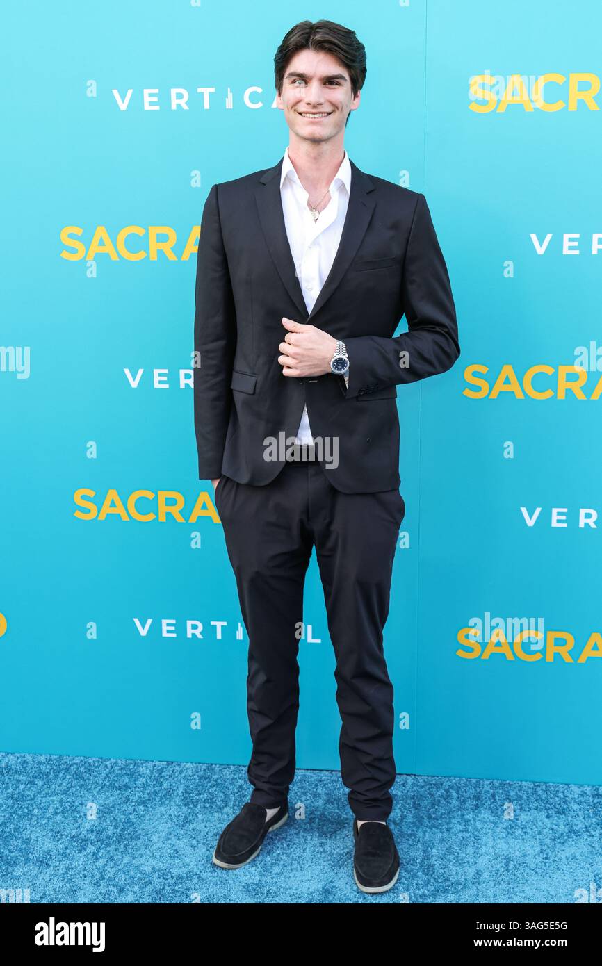 Los Angeles, États-Unis. 07 avril 2025. LOS ANGELES, CALIFORNIE, États-Unis - 07 AVRIL : Caleb Canales arrive à la projection spéciale de Los Angeles de 'Sacramento' de vertical Entertainment qui a lieu au Vista Theatre le 7 avril 2025 à Los Angeles, Californie, États-Unis. (Photo de Xavier Collin/image Press Agency) crédit : image Press Agency/Alamy Live News Banque D'Images