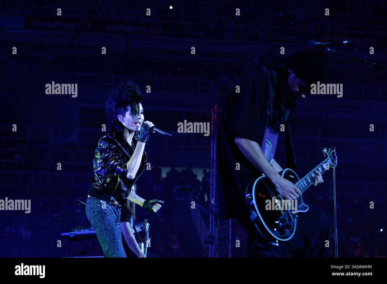 09 oct. 2009 - Athènes, Grèce - le chanteur BILL KAULITZ du groupe allemand Tokio Hotel se produit en direct pendant la journée MTV (Credit image : Aristidis Vafeiadakis/ZUMAPRESS.com) Banque D'Images