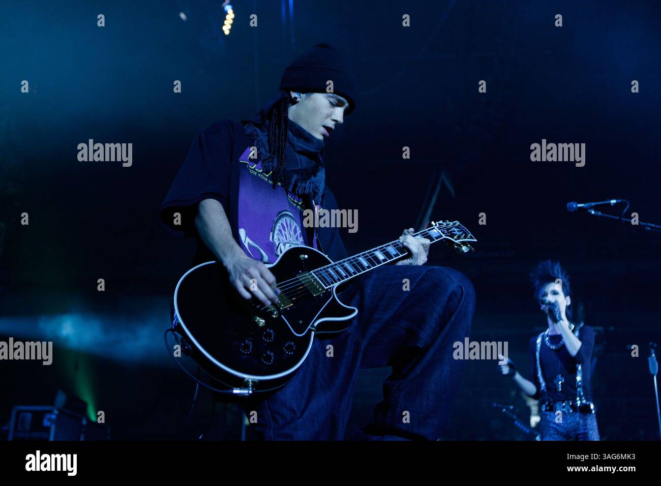 09 oct. 2009 - Athènes, Grèce - le guitariste TOM KAULITZ du groupe allemand Tokio Hotel se produit en direct pendant la journée MTV (Credit image : Aristidis Vafeiadakis/ZUMAPRESS.com) Banque D'Images