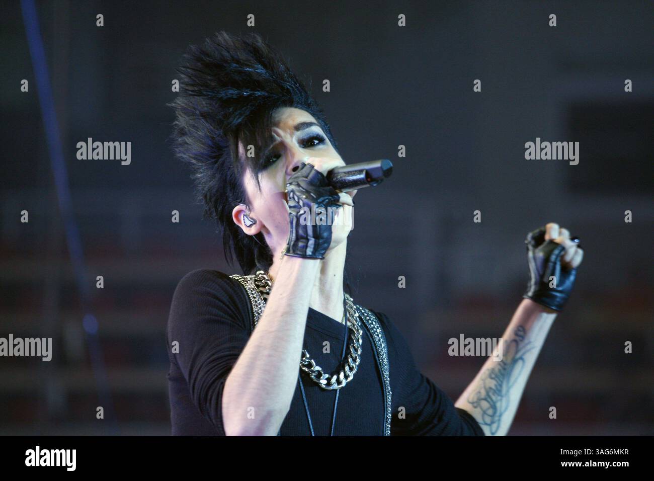 09 oct. 2009 - Athènes, Grèce - le chanteur BILL KAULITZ du groupe allemand Tokio Hotel se produit en direct pendant la journée MTV (Credit image : Aristidis Vafeiadakis/ZUMAPRESS.com) Banque D'Images