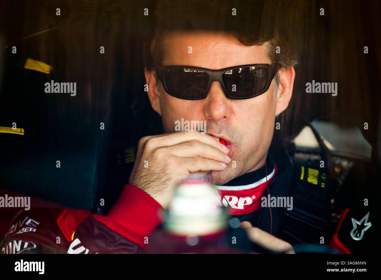 RICHMOND, va - 07 septembre 2011 : Jeff Gordon se prépare à prendre la piste pour une séance d'essais Federated Auto parts 400 au Richmond International Raceway à Richmond, va. (Crédit image : © ASP/Cal Sport Media/ZUMAPRESS.com) Banque D'Images