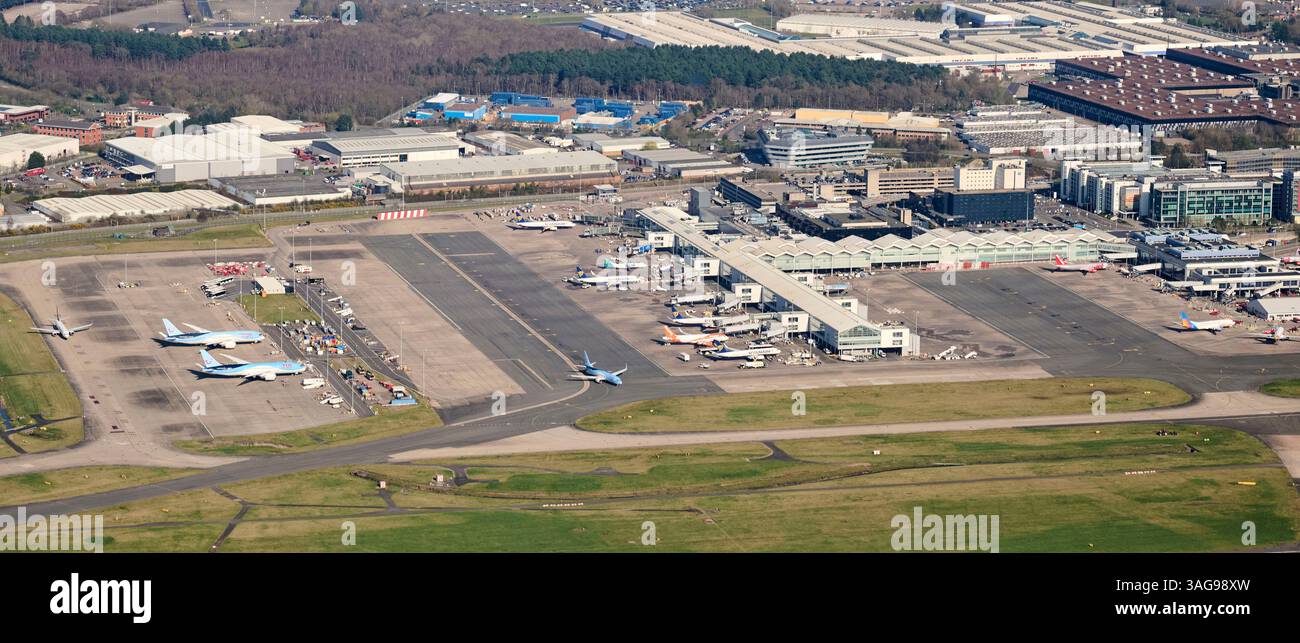 Une photographie aérienne de l'aéroport de Birmingham, West Midlands, Angleterre, Royaume-Uni Banque D'Images