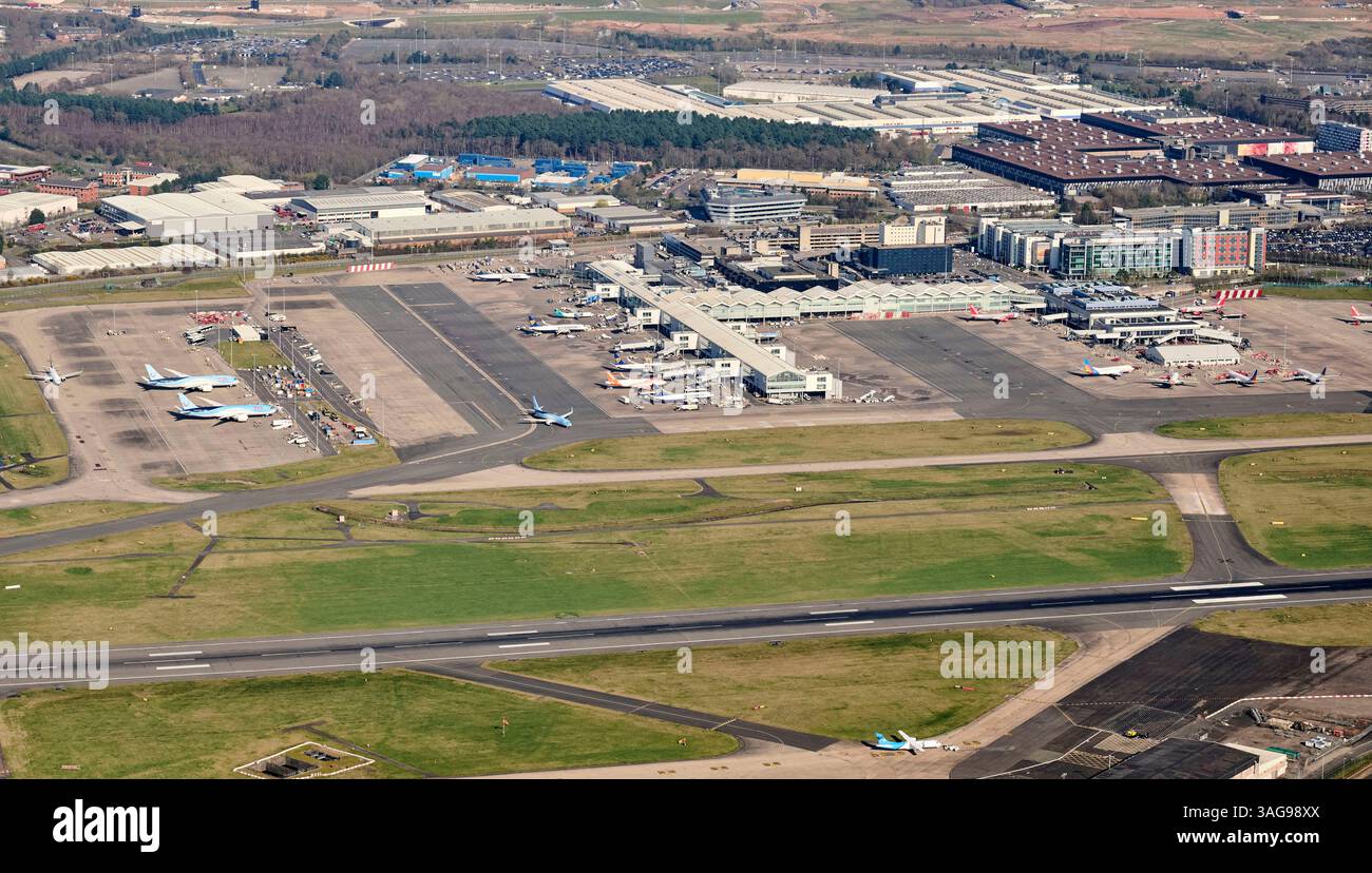 Une photographie aérienne de l'aéroport de Birmingham, West Midlands, Angleterre, Royaume-Uni Banque D'Images