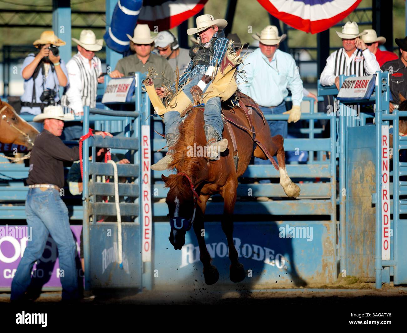 20 juin 2012 - Reno, Nevada, États-Unis - le pilote Bareback Tanner Aus ...