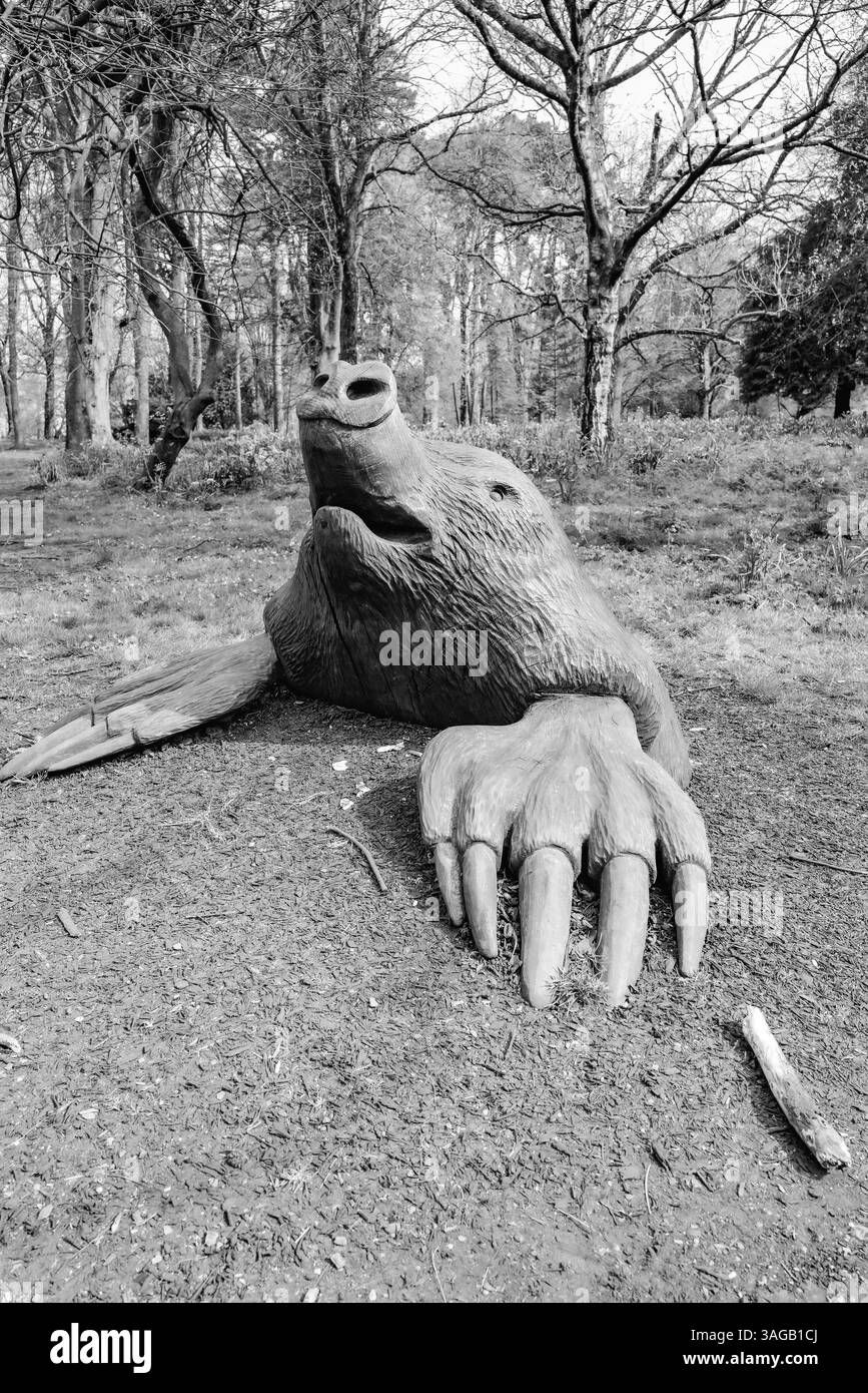 Journée ensoleillée de marche à travers Bute Park Cardiff City South Wales UK Banque D'Images