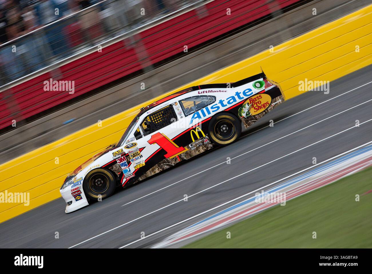 Concord, NC - 19 MAI 2012 : Jamie McMurray (1) court pour le sprint Showdown au Charlotte Motor Speedway à Concord, NC. (Crédit image : © ASP/Cal Sport Media/ZUMAPRESS.com) Banque D'Images
