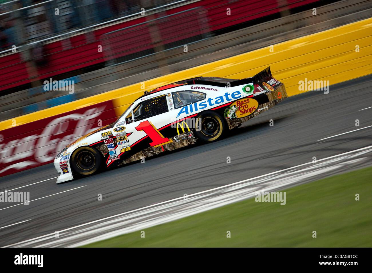 Concord, NC - 19 MAI 2012 : Jamie McMurray (1) court pour le sprint Showdown au Charlotte Motor Speedway à Concord, NC. (Crédit image : © ASP/Cal Sport Media/ZUMAPRESS.com) Banque D'Images