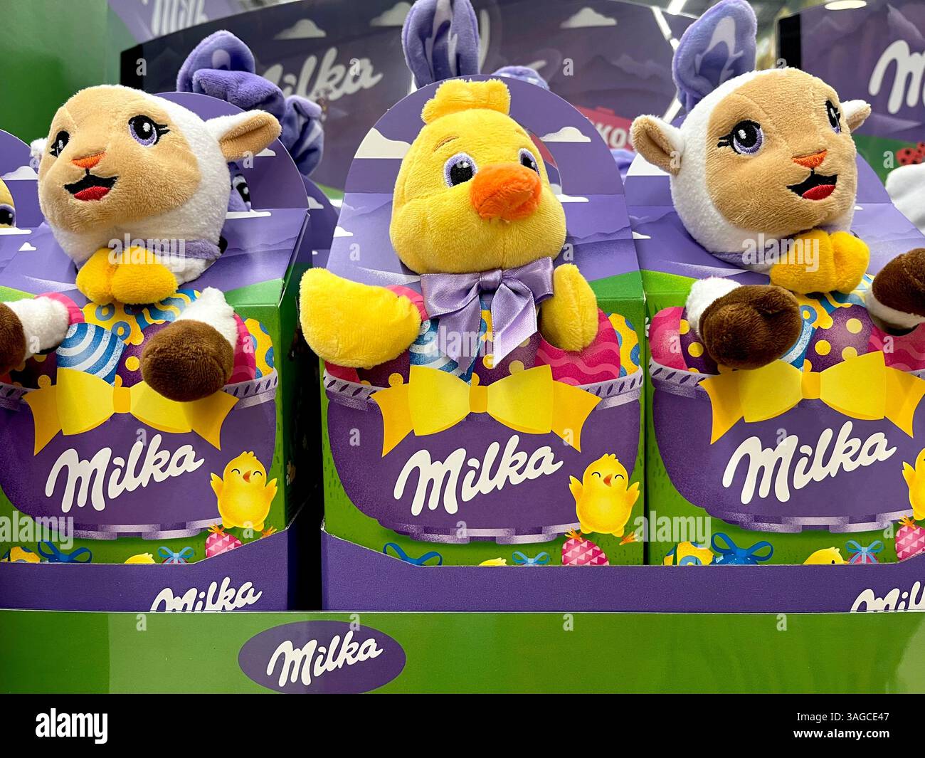 Milka, Pâques, Milka cadeaux de Pâques, jouets de Pâques, Schoko bons, jouets Choko, jouets en peluche, paquet cadeau de Pâques, chocolats Milka, 2025, Bulgarie, UE Banque D'Images