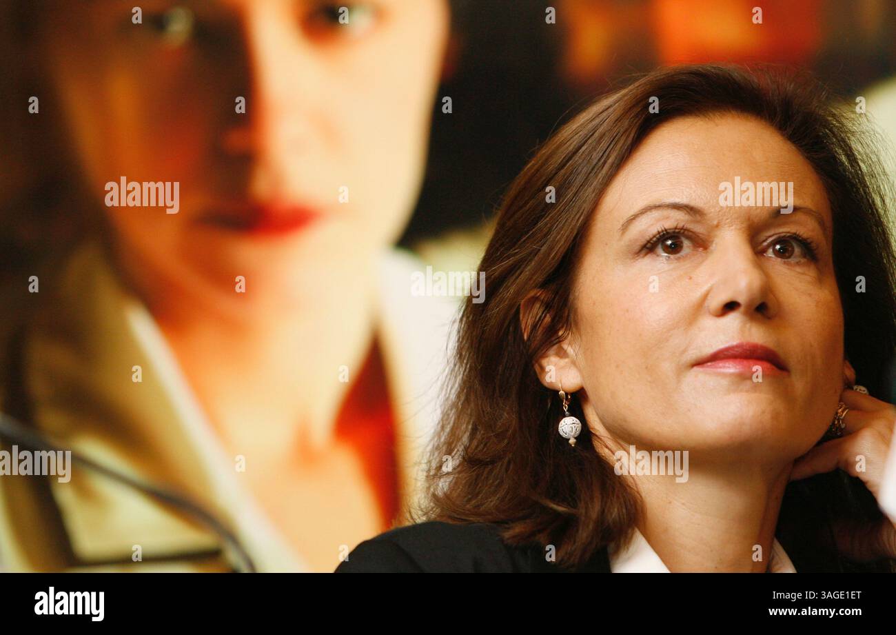30 septembre 2009 - Moscou, Russie - la réalisatrice française ANNE FONTAINE fait la promotion de son nouveau film 'Coco Before Chanel' lors d'une conférence de presse à Moscou (crédit image : PhotoXpress/ZUMAPRESS.com) Banque D'Images
