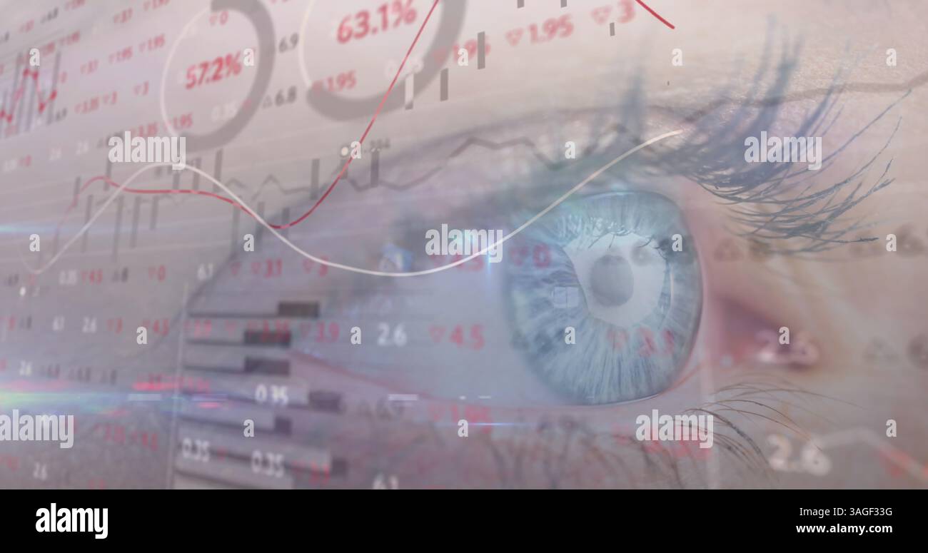 Image du traitement des données financières au-dessus de l'œil d'une femme Banque D'Images