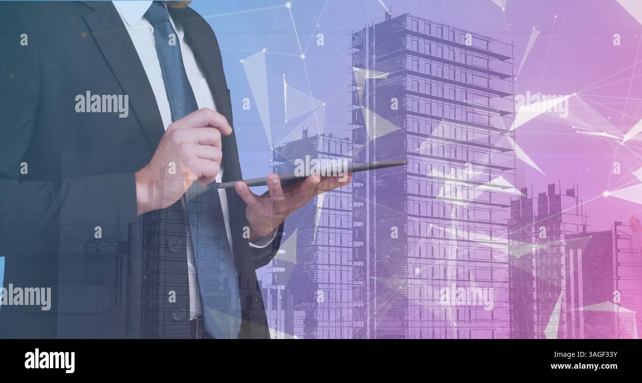 Image de réseaux de connexions sur homme d'affaires à l'aide de tablette et Cityscape Banque D'Images