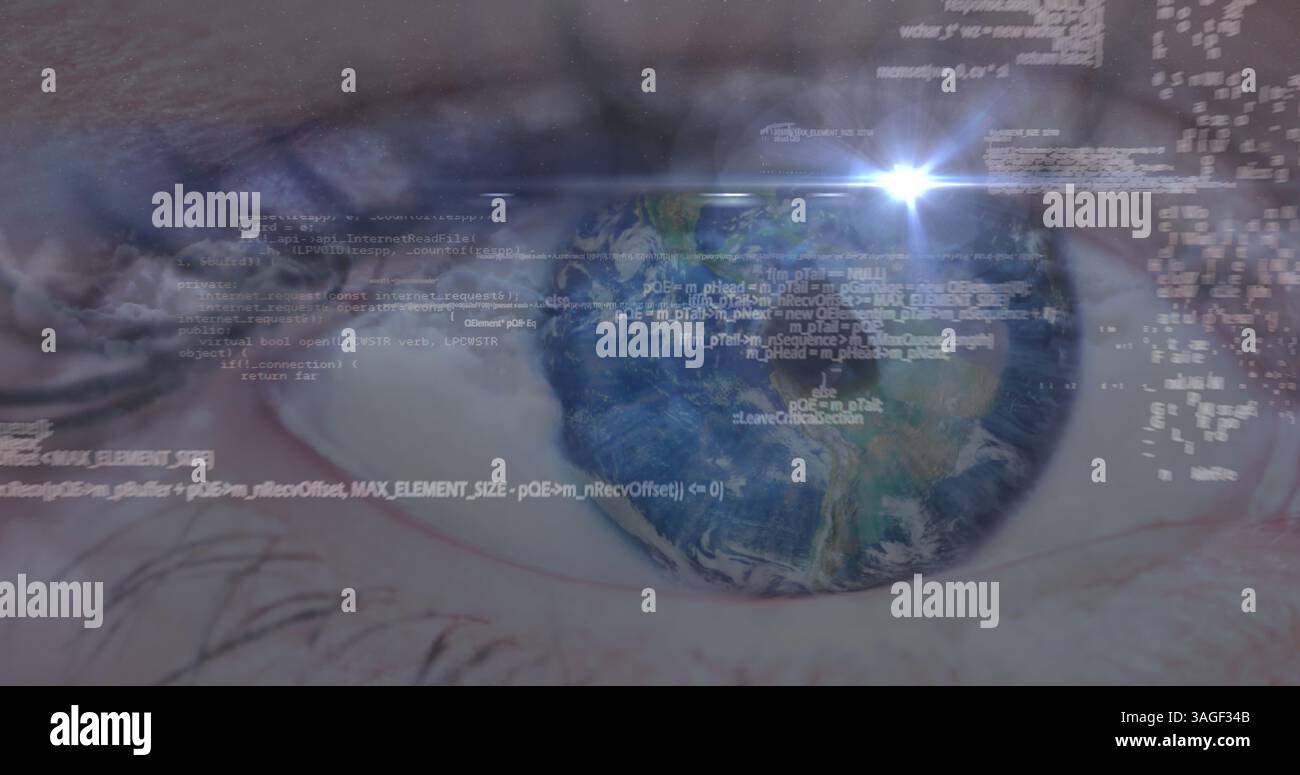 Image du traitement des données avec des nuages au-dessus de l'oeil de la femme Banque D'Images