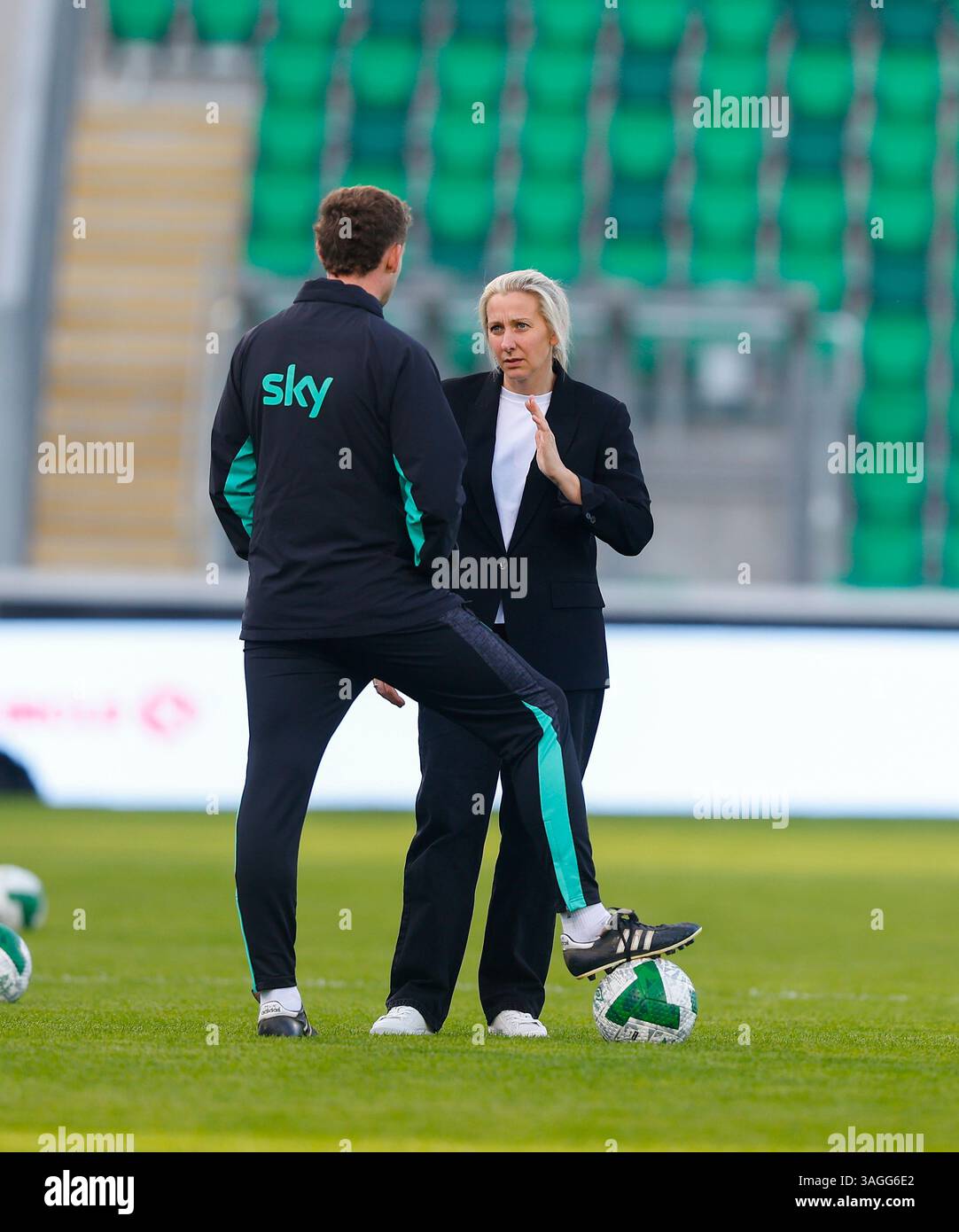 8 avril 2025 ; Tallaght Stadium, Dublin, Irlande : Women Nations League International Football, République d'Irlande contre Grèce ; Carla Ward Ireland manager Banque D'Images