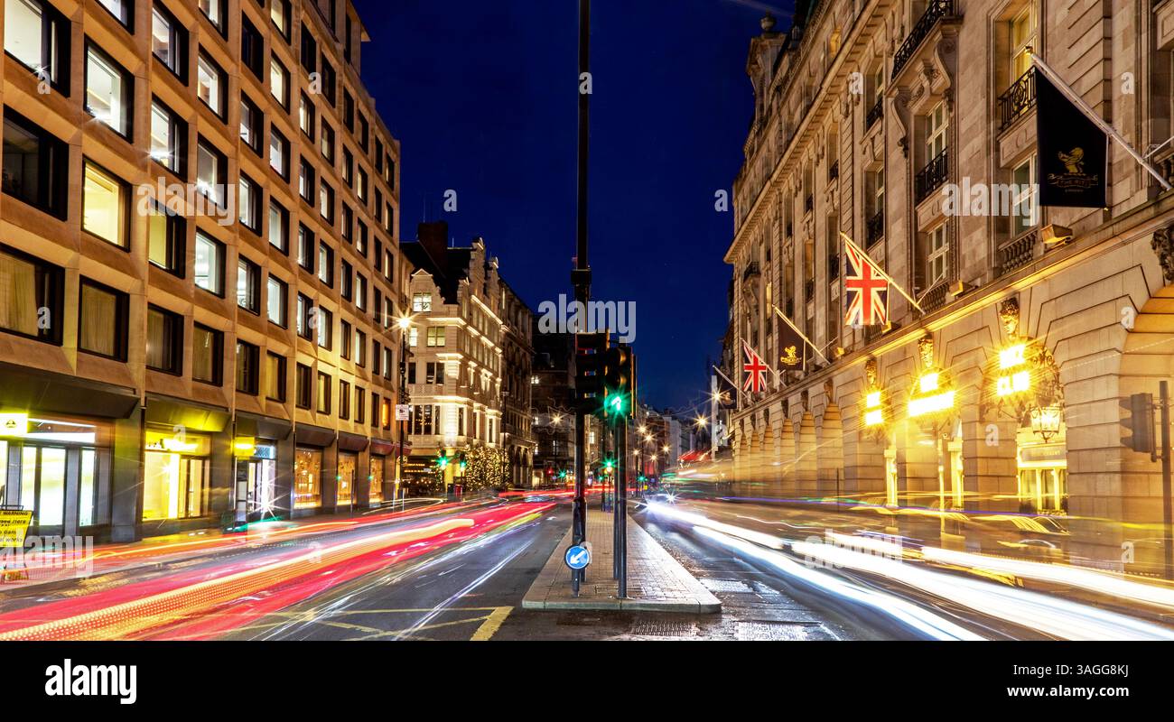 Nuit à Piccadilly London UK Banque D'Images