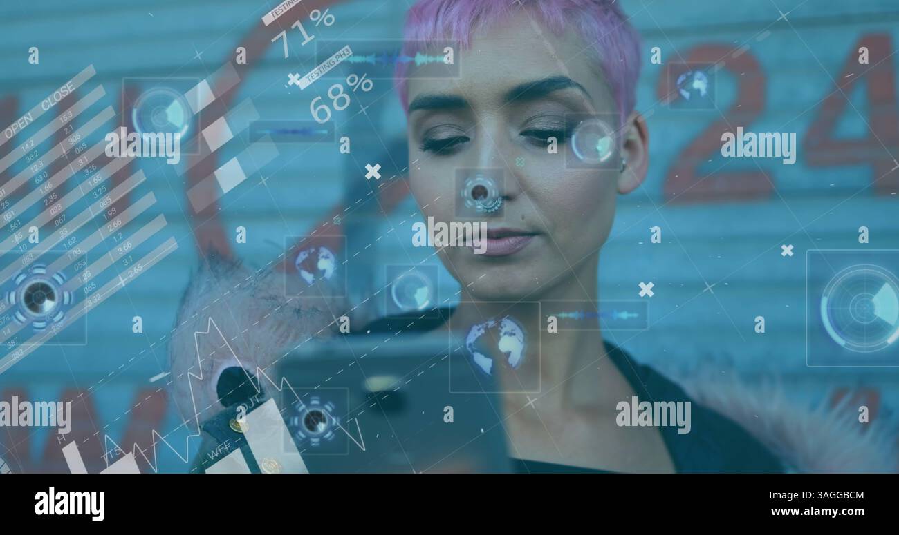 Traitement des données statistiques et scanners ronds contre la femme utilisant un smartphone Banque D'Images