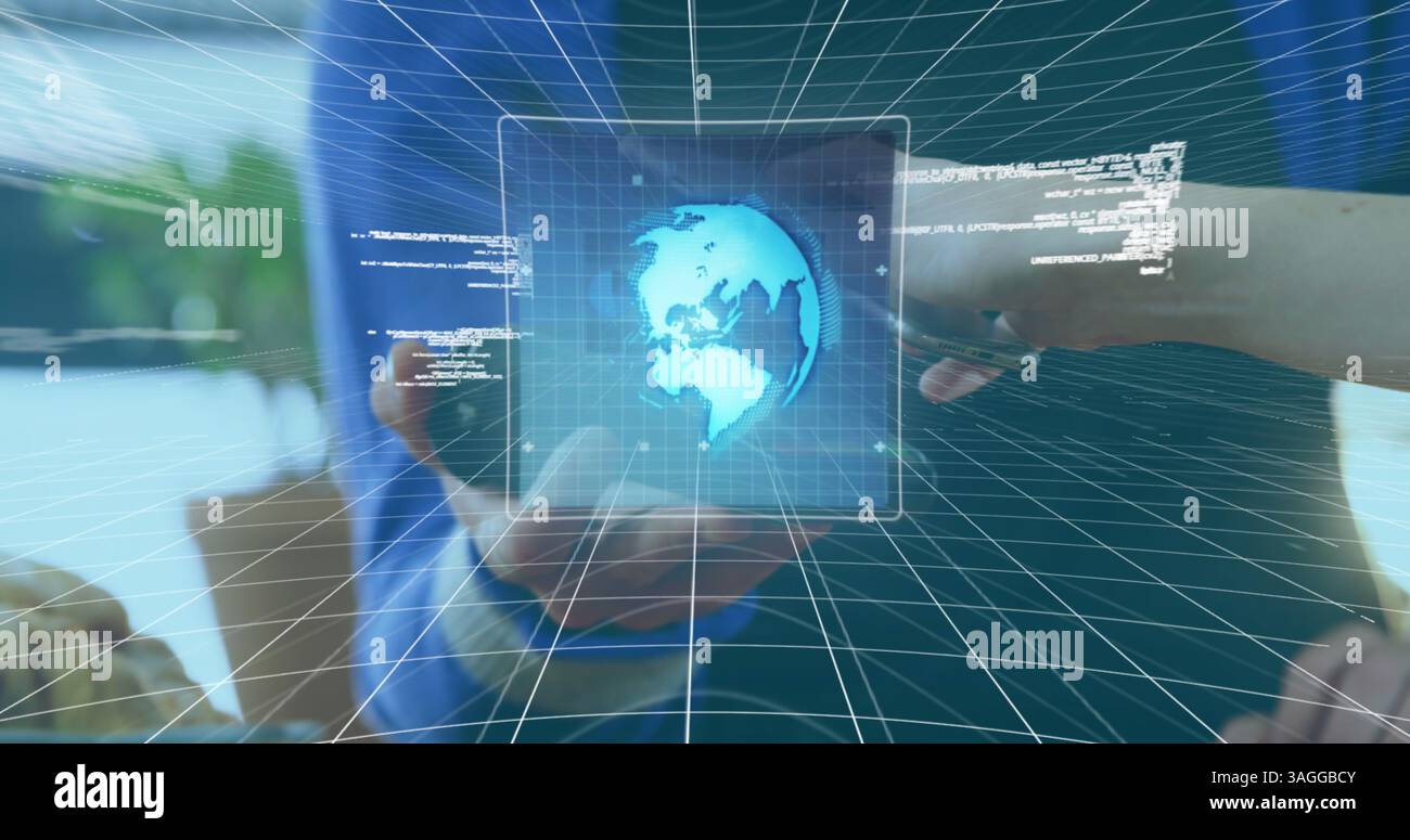 Image du globe, balayage de la portée et le traitement des données sur femme payant avec smartphone Banque D'Images