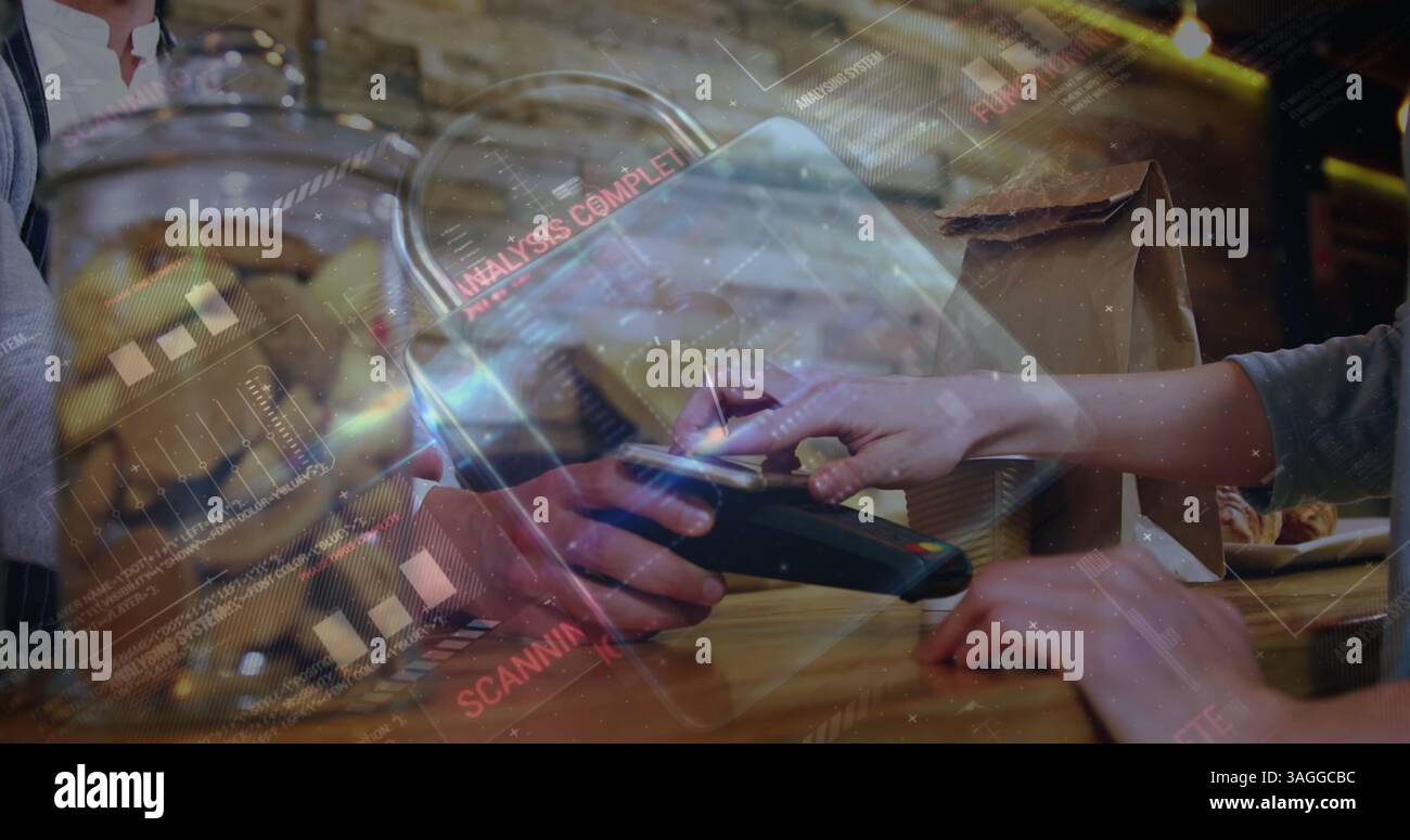 Image du cadenas de sécurité réseau sur les personnes utilisant le terminal de paiement Banque D'Images