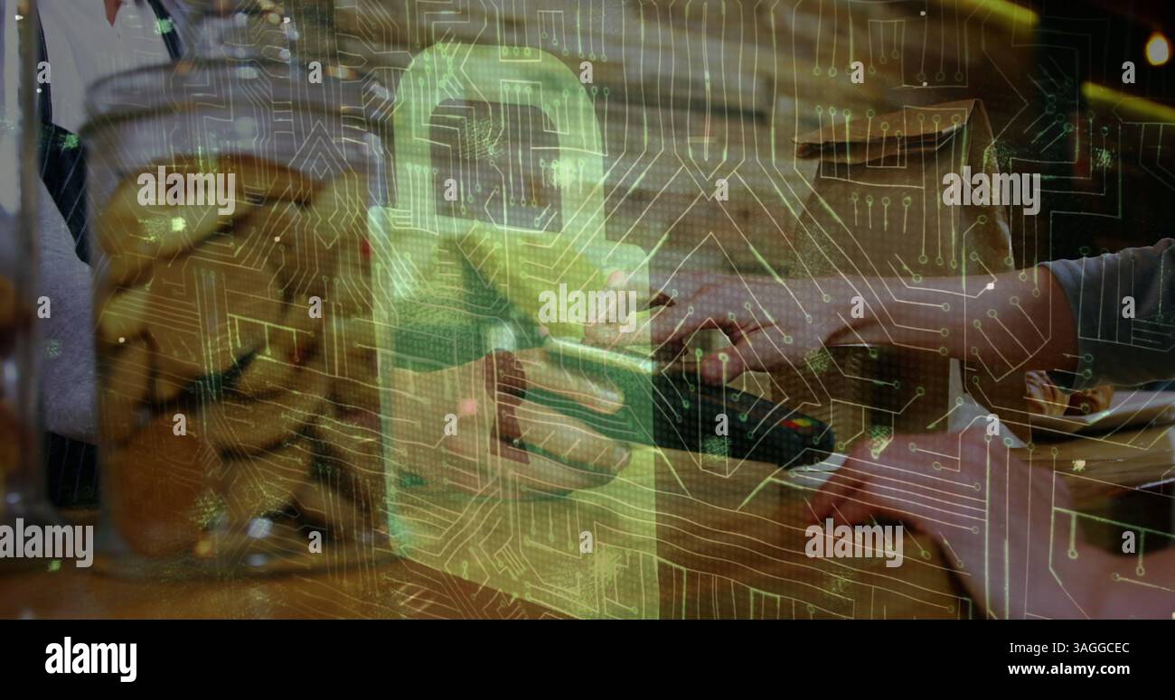 Image du cadenas de sécurité réseau sur les personnes utilisant le terminal de paiement Banque D'Images