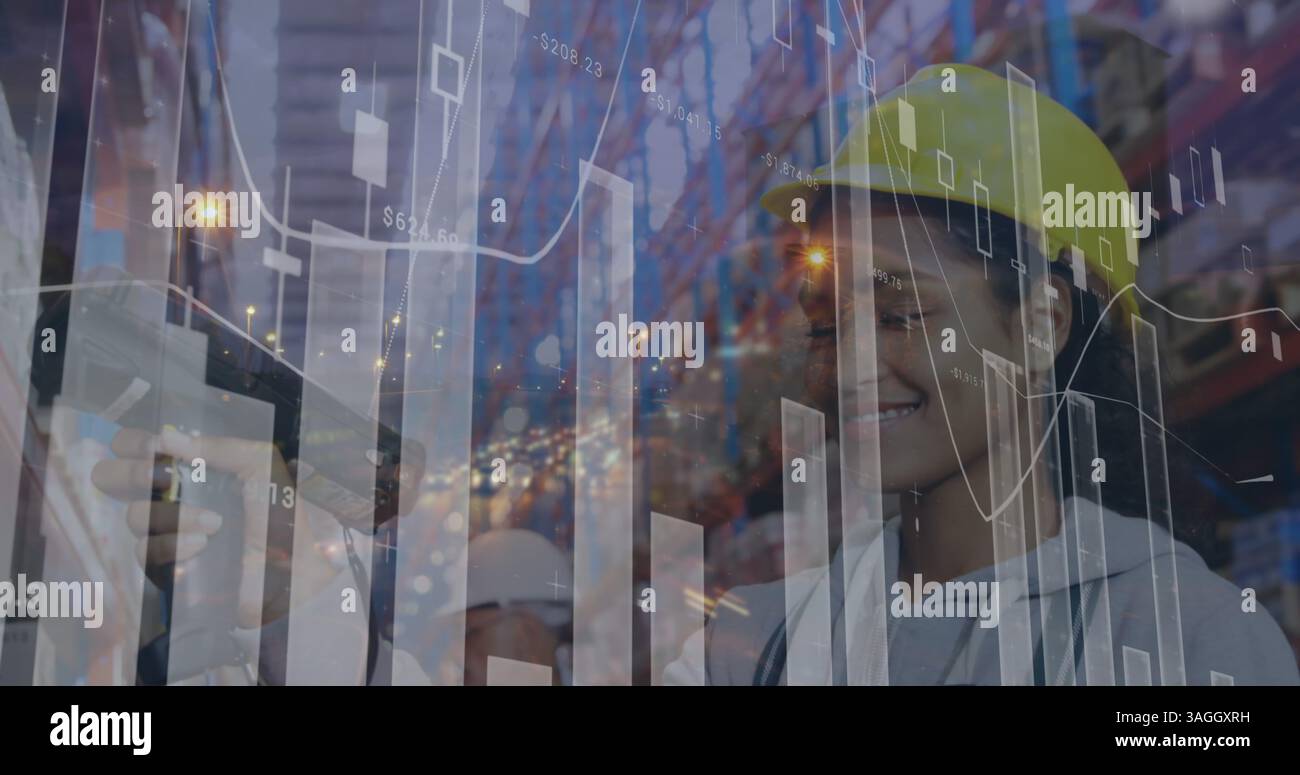 Image du traitement des données sur une travailleuse d'entrepôt scannant dans un centre d'expédition Banque D'Images