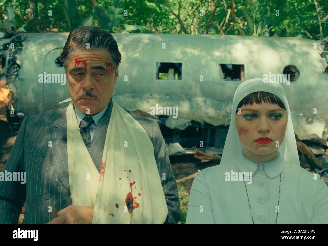 DATE DE SORTIE : 6 juin 2025. TITRE : le schéma phénicien. STUDIO : images primordiales. RÉALISATEUR : Wes Anderson. INTRIGUE : L'histoire d'une famille et d'une entreprise familiale. EN VEDETTE : BENICIO DEL TORO dans le rôle de Zsa-Zsa Korda, MIA THREAPLETON dans le rôle de Liesl. (Crédit image : © Focus Features/Entertainment Pictures/ZUMAPRESS.com) USAGE ÉDITORIAL UNIQUEMENT ! Non destiné à UN USAGE commercial ! Banque D'Images