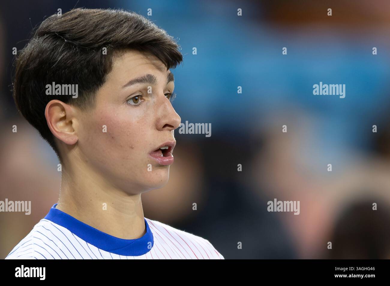 Oslo, Norvège 8 avril 2025 Elisa de Almeida, de France, et le Paris Saint Germain regardent pendant le match du Groupe 2 de la Ligue des Nations femmes de l'uefa entre les femmes norvégiennes et les femmes françaises au stade Ullevaal d'Oslo, Norvège crédit : Nigel Waldron/Alamy Live News Banque D'Images Oslo, Norvège 8 avril 2025 Elisa de Almeida, de France, et le Paris Saint Germain regardent pendant le match du Groupe 2 de la Ligue des Nations femmes de l'uefa entre les femmes norvégiennes et les femmes françaises au stade Ullevaal d'Oslo, Norvège crédit : Nigel Waldron/Alamy Live News Banque D'Images
