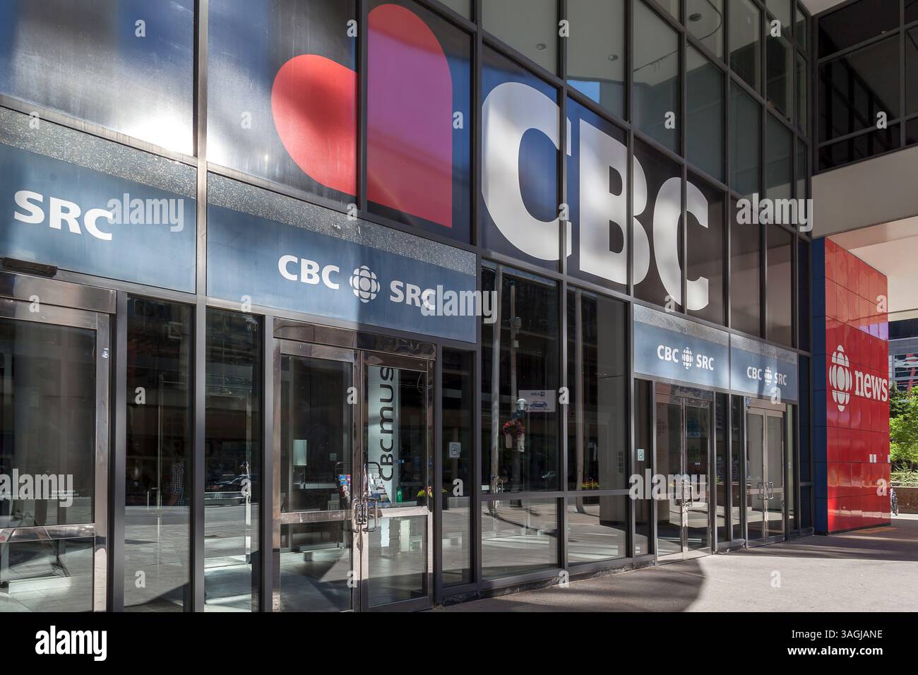 Toronto, Canada - 19 juin 2018 : entrée au Centre Radio-Canada (CBC) à Toronto. Banque D'Images Toronto, Canada - 19 juin 2018 : entrée au Centre Radio-Canada (CBC) à Toronto. Banque D'Images