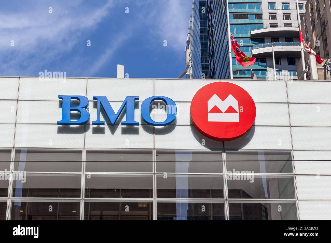 Toronto, on, Canada - 5 mai 2018 : BMO (Banque de Montréal) signe sur l'immeuble de sa succursale principale à Toronto, Canada. Banque D'Images
