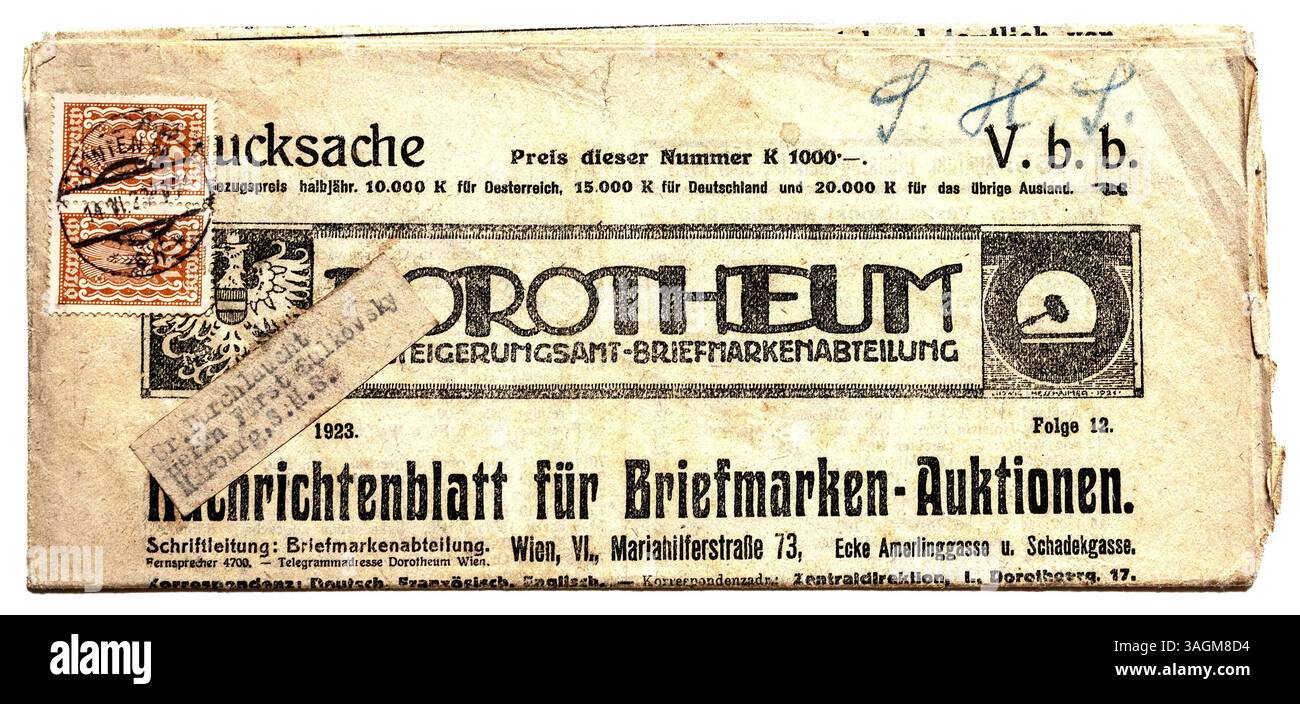 Journal autrichien des années 1920 avec timbres-poste oblitérés pour l'envoi par la poste - Vienne, Autriche. Banque D'Images