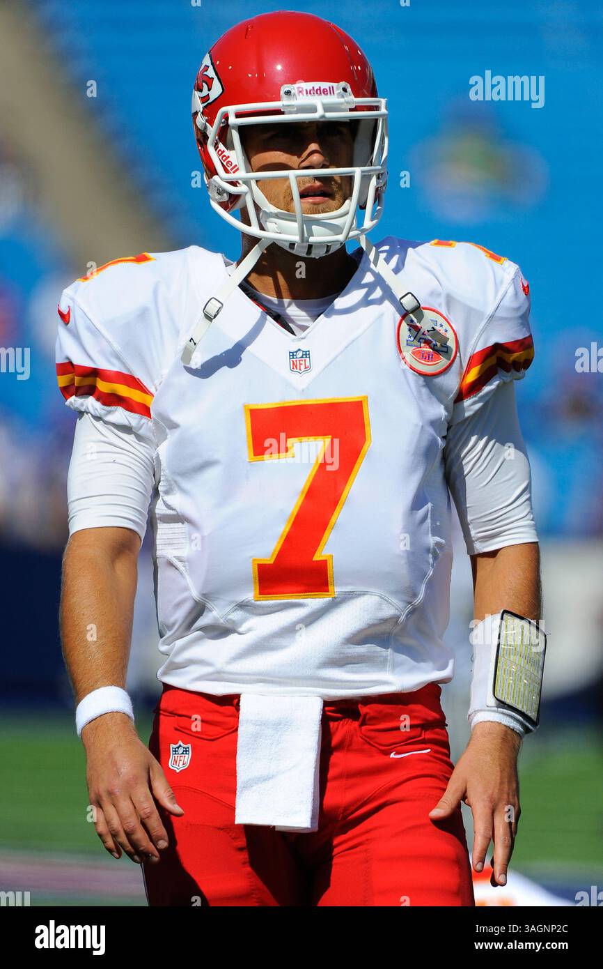 16 septembre 2012 : le quarterback Matt Cassel, chef de file des Kansas City Chiefs, regarde avant le match contre les Bills de Buffalo au Ralph Wilson Stadium à Orchard Park, New York. (Crédit image : © Rich Barnes/Cal Sport Media/ZUMAPRESS.com) Banque D'Images