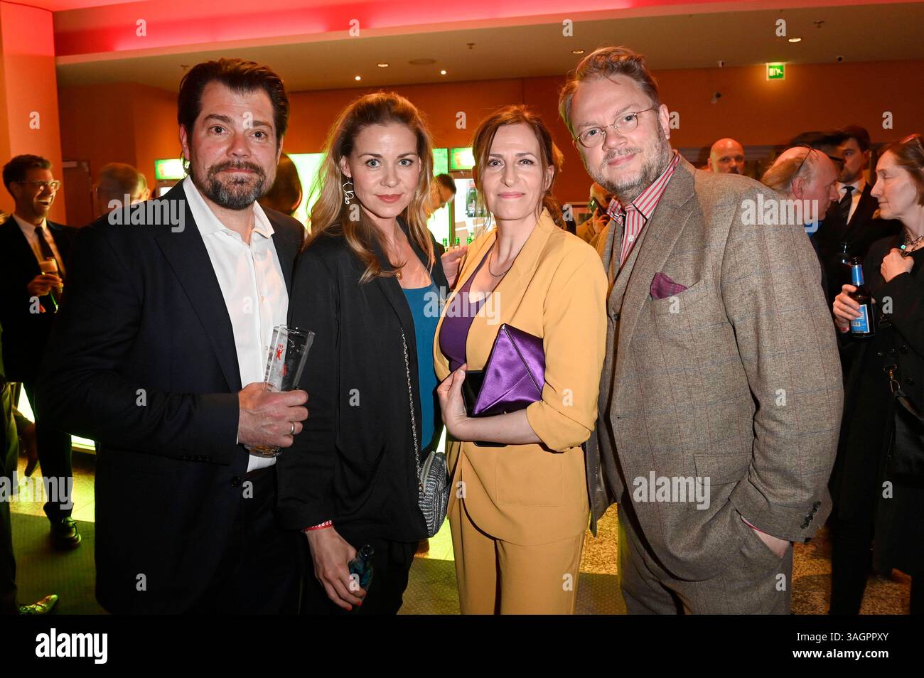 Daniel Fehlow, Jessica Ginkel, Ulrike Frank und Marc Schubring BEI der Verleihung des 31. B.Z. Kulturpreises 2025 im Theater am Potsdamer Platz. Berlin, 08.04.2025 *** Daniel Fehlow, Jessica Ginkel, Ulrike Frank et Marc Schubring lors de la cérémonie de remise des prix B Z Kulturpreis 2025 31 au Theater am Potsdamer Platz Berlin, 08 04 2025 Foto :XF.xKernx/xFuturexImagex kulturpreis_5711 Banque D'Images