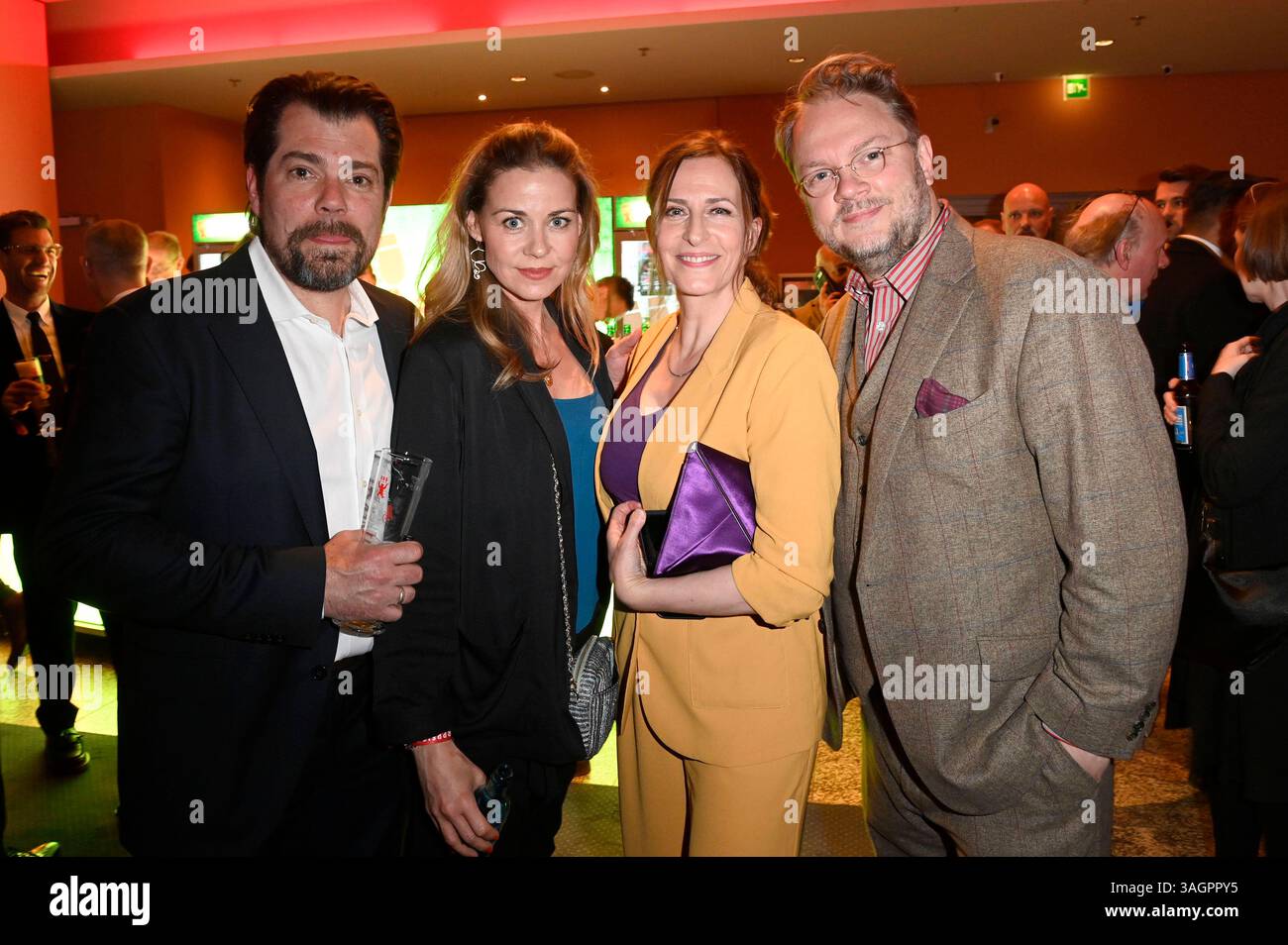 Daniel Fehlow, Jessica Ginkel, Ulrike Frank und Marc Schubring BEI der Verleihung des 31. B.Z. Kulturpreises 2025 im Theater am Potsdamer Platz. Berlin, 08.04.2025 *** Daniel Fehlow, Jessica Ginkel, Ulrike Frank et Marc Schubring lors de la cérémonie de remise des prix B Z Kulturpreis 2025 31 au Theater am Potsdamer Platz Berlin, 08 04 2025 Foto :XF.xKernx/xFuturexImagex kulturpreis_5712 Banque D'Images