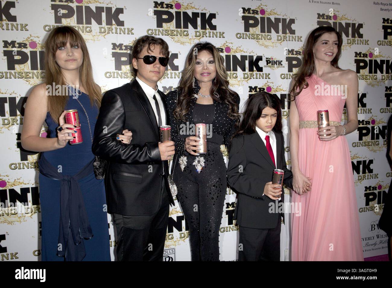 11 octobre 2012 - Beverly Hills, CA, États-Unis - Paris Jackson, Prince Michael Jackson Jr, LaToya Jackson et Blanket Jackson arrivent à la soirée de lancement de la boisson au ginseng Mr Pink au Beverly Wilshire à Beverly Hills, Californie. (Crédit image : © Krista Kennell/ZUMAPRESS.com) Banque D'Images
