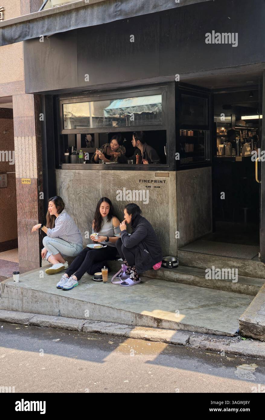 Le café Fineprint sur Peel Street à Hong Kong. Banque D'Images