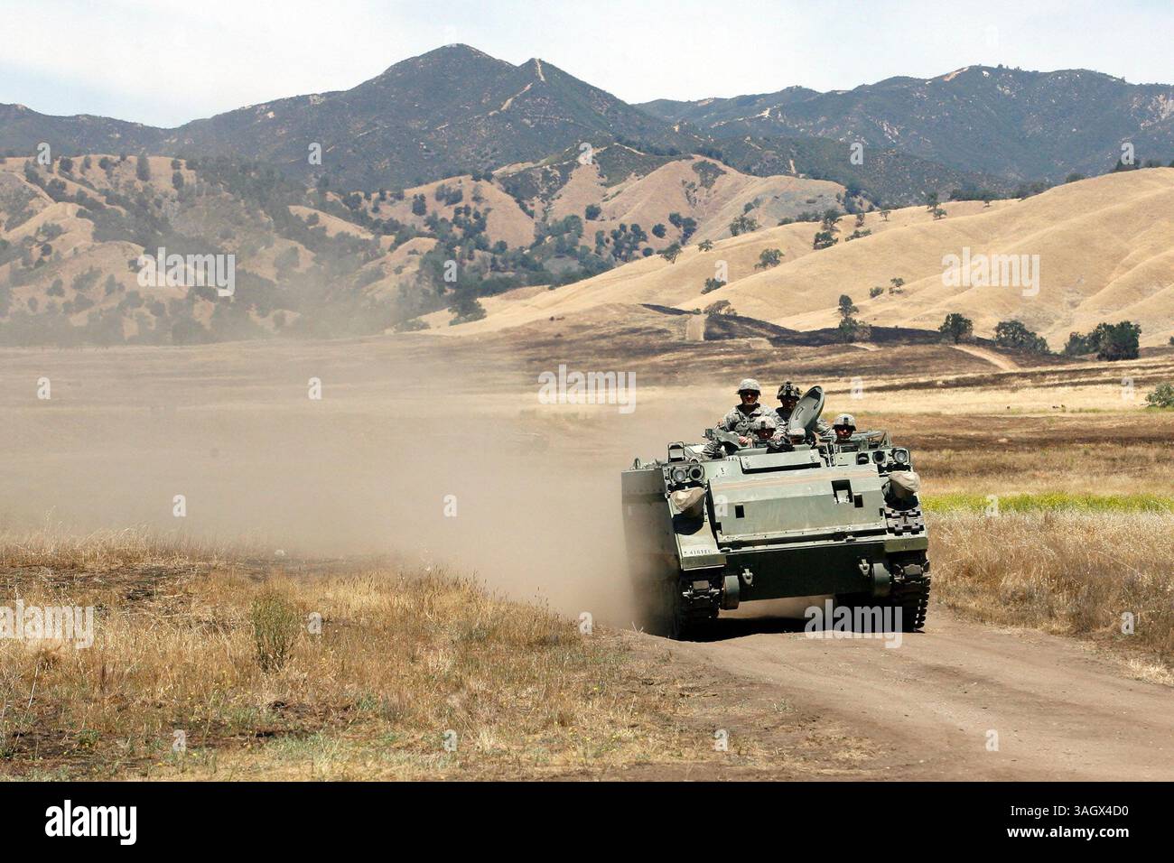 Une escouade d'ingénieurs de l'armée américaine au travail lors de l'opération Pacific Warrior à Fort Hunter Liggett dans le sud du comté de Monterey le mardi 16 juin 2009. Plus de 4 000 réservistes de l’Armée mènent leur exercice d’entraînement annuel. (Image de crédit : Monterey Herald/ZUMA Press) Banque D'Images