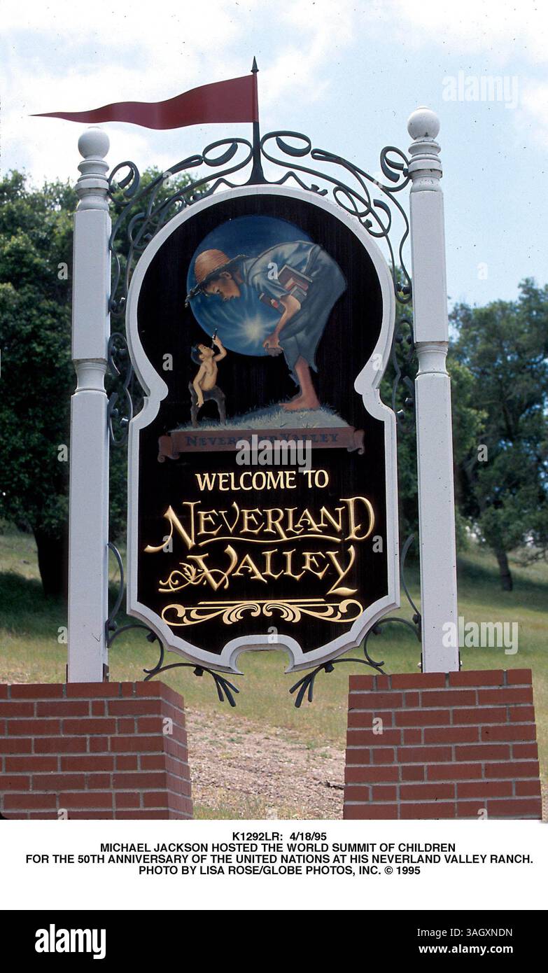 K1292LR : 4/18/95.MICHAEL JACKSON A ACCUEILLI LE SOMMET MONDIAL DES ENFANTS . POUR LE 50E ANNIVERSAIRE DES NATIONS UNIES DANS SON RANCH DE NEVERLAND VALLEY..PHOTO DE LISA ROSE/GLOBE PHOTOS, INC â© 1995 (crédit image : © Globe photos/ZUMAPRESS.com) Banque D'Images