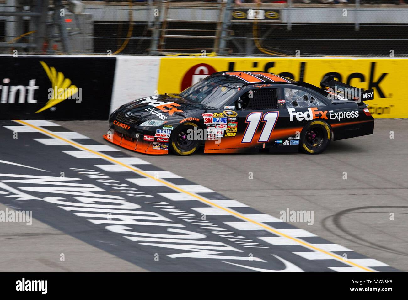 14 juin 2009 : 11 Denny Hamlin à la course Life Lock 400, Michigan International Speedway, Brooklyn, mi. (Crédit image : © Rick Osentoski/Cal Sport Media/ZUMA Press) Banque D'Images 14 juin 2009 : 11 Denny Hamlin à la course Life Lock 400, Michigan International Speedway, Brooklyn, mi. (Crédit image : © Rick Osentoski/Cal Sport Media/ZUMA Press) Banque D'Images