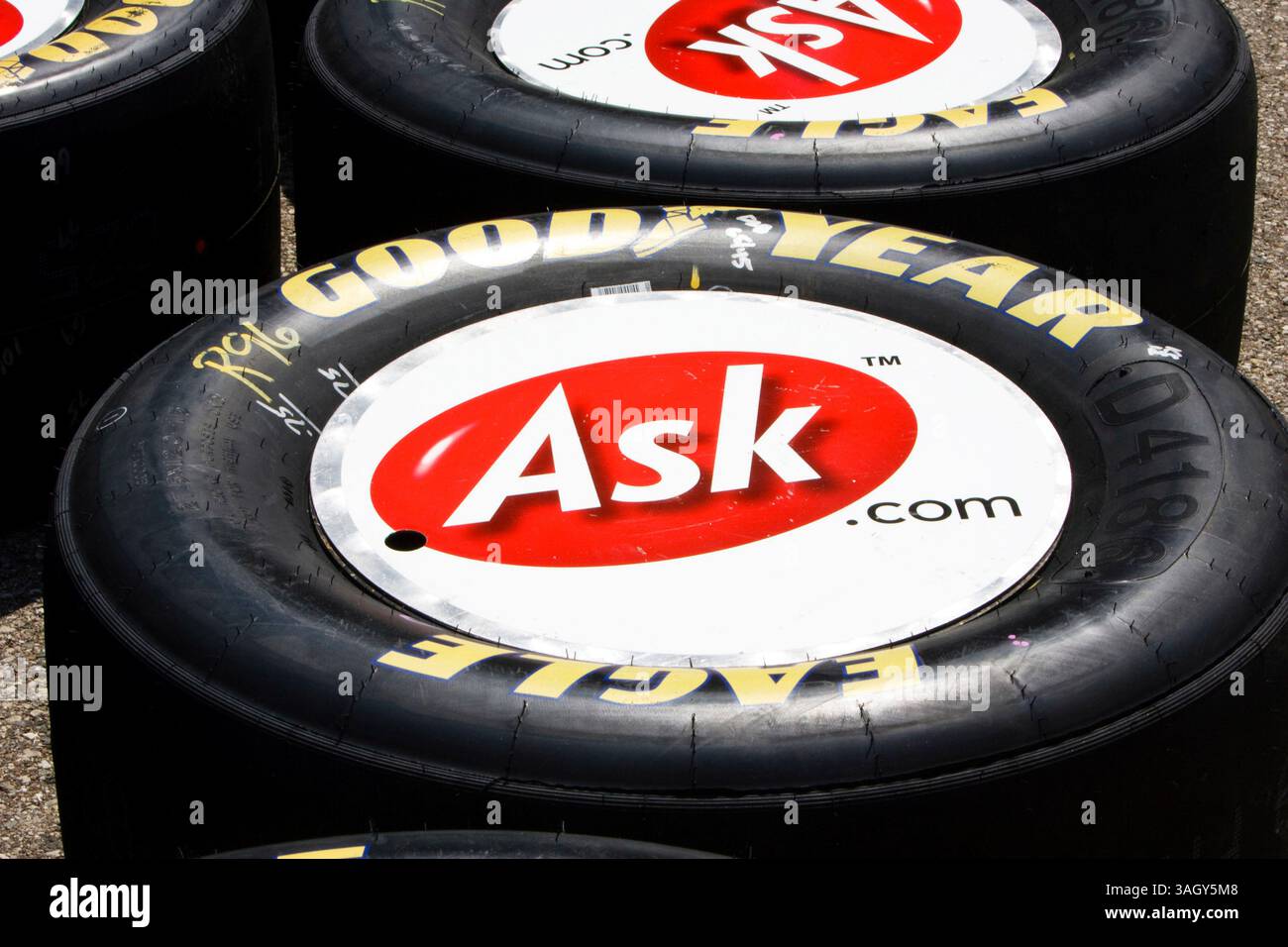 14 juin 2009 : pneus Goodyear à la course Life Lock 400, Michigan International Speedway, Brooklyn, mi. (Crédit image : © Rick Osentoski/Cal Sport Media/ZUMA Press) Banque D'Images 14 juin 2009 : pneus Goodyear à la course Life Lock 400, Michigan International Speedway, Brooklyn, mi. (Crédit image : © Rick Osentoski/Cal Sport Media/ZUMA Press) Banque D'Images