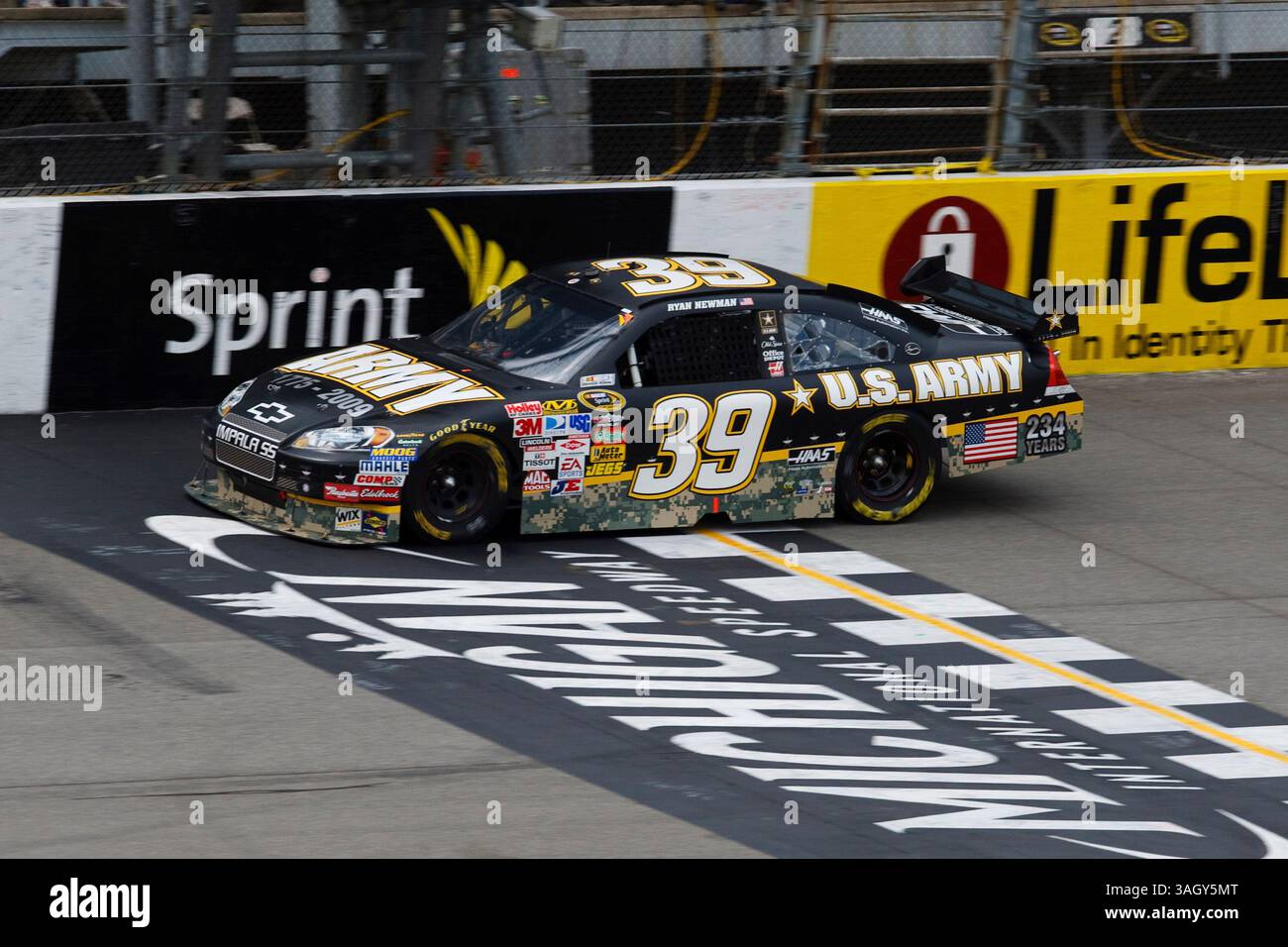 14 juin 2009 : 39 Ryan Newman à la course Life Lock 400, Michigan International Speedway, Brooklyn, mi. (Crédit image : © Rick Osentoski/Cal Sport Media/ZUMA Press) Banque D'Images 14 juin 2009 : 39 Ryan Newman à la course Life Lock 400, Michigan International Speedway, Brooklyn, mi. (Crédit image : © Rick Osentoski/Cal Sport Media/ZUMA Press) Banque D'Images