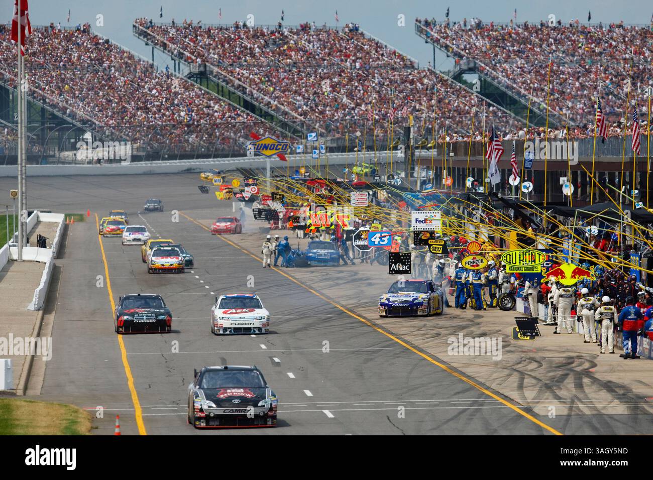 14 juin 2009 : The Pits à la course Life Lock 400, Michigan International Speedway, Brooklyn, mi. (Crédit image : © Rick Osentoski/Cal Sport Media/ZUMA Press) Banque D'Images 14 juin 2009 : The Pits à la course Life Lock 400, Michigan International Speedway, Brooklyn, mi. (Crédit image : © Rick Osentoski/Cal Sport Media/ZUMA Press) Banque D'Images