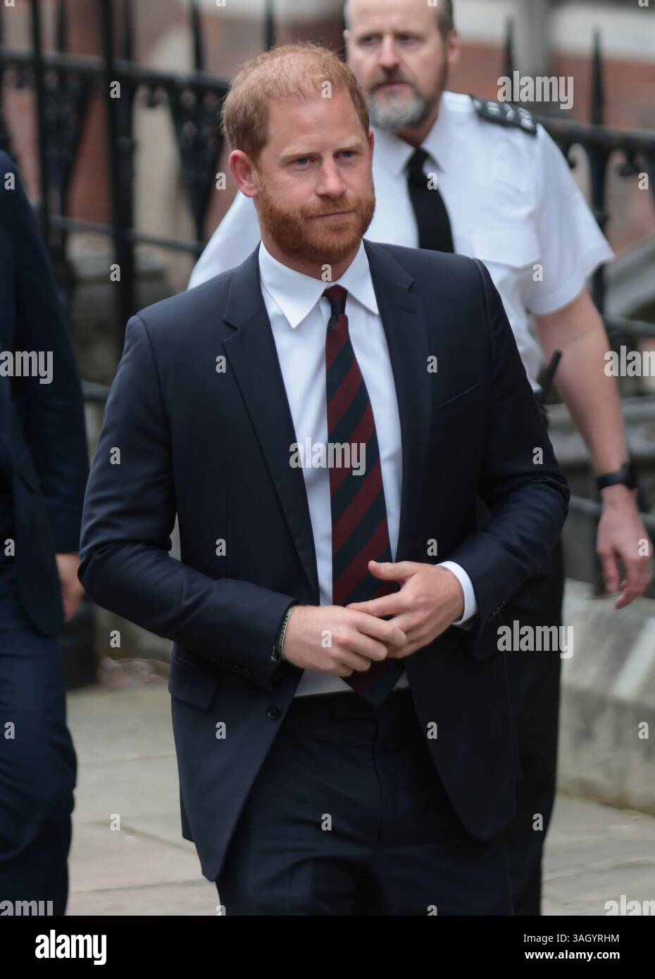 Londres, Royaume-Uni. 09th Apr, 2025. Le prince Harry arrive aux cours royales de justice pour lutter pour son droit à une sécurité adéquate pour lui et sa famille lors de leur visite au Royaume-Uni à Londres le mercredi 9 avril 2025. Photo de Hugo Philpott/UPI crédit : UPI/Alamy Live News Banque D'Images
