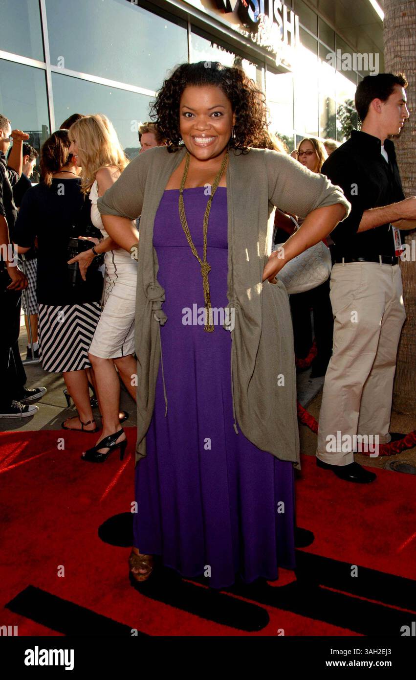 Yvette Nicole Brown lors de la première du nouveau film de Columbia Pictures THE UGLY TRUTH, au Cinerama Dome, le 16 juillet 2009, à Los Angeles..photo : Michael Germana - Globe photos, Inc..K62579MGE (crédit image : © Michael Germana/Globe photos/ZUMAPRESS.com) Banque D'Images