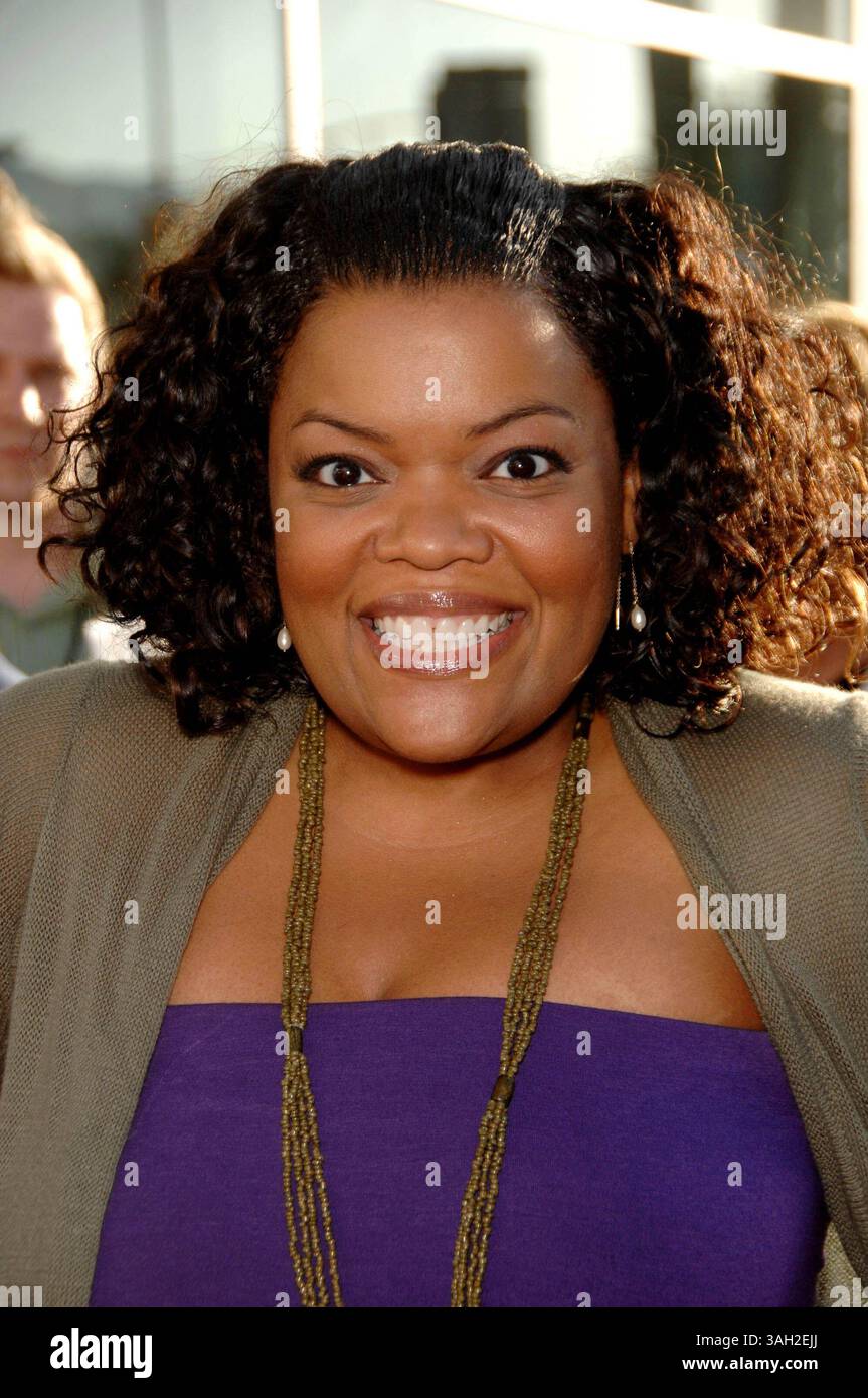 Yvette Nicole Brown lors de la première du nouveau film de Columbia Pictures THE UGLY TRUTH, au Cinerama Dome, le 16 juillet 2009, à Los Angeles..photo : Michael Germana - Globe photos, Inc..K62579MGE (crédit image : © Michael Germana/Globe photos/ZUMAPRESS.com) Banque D'Images