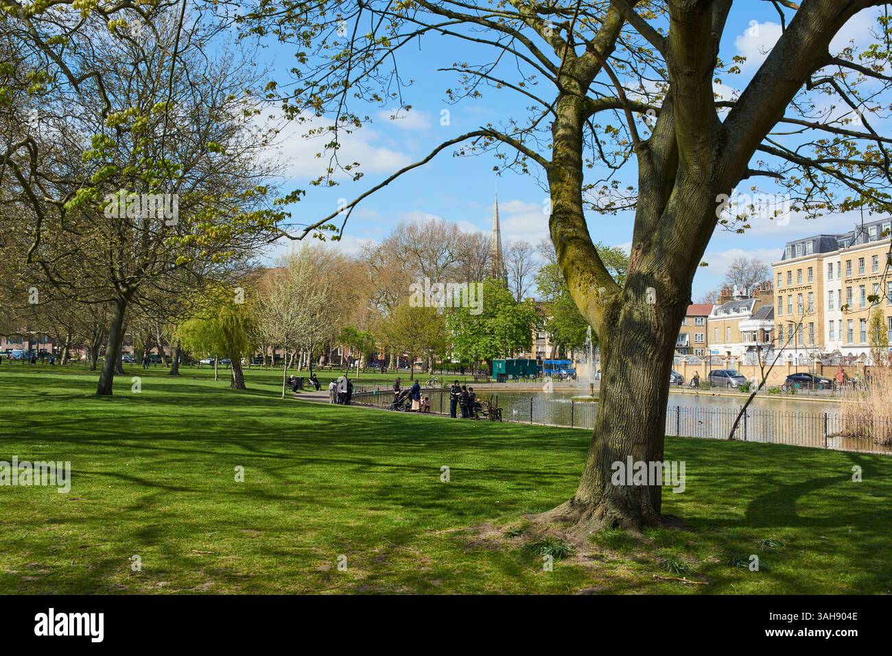 Clapton Common, près de Stamford Hill, Londres Royaume-Uni, au printemps Banque D'Images