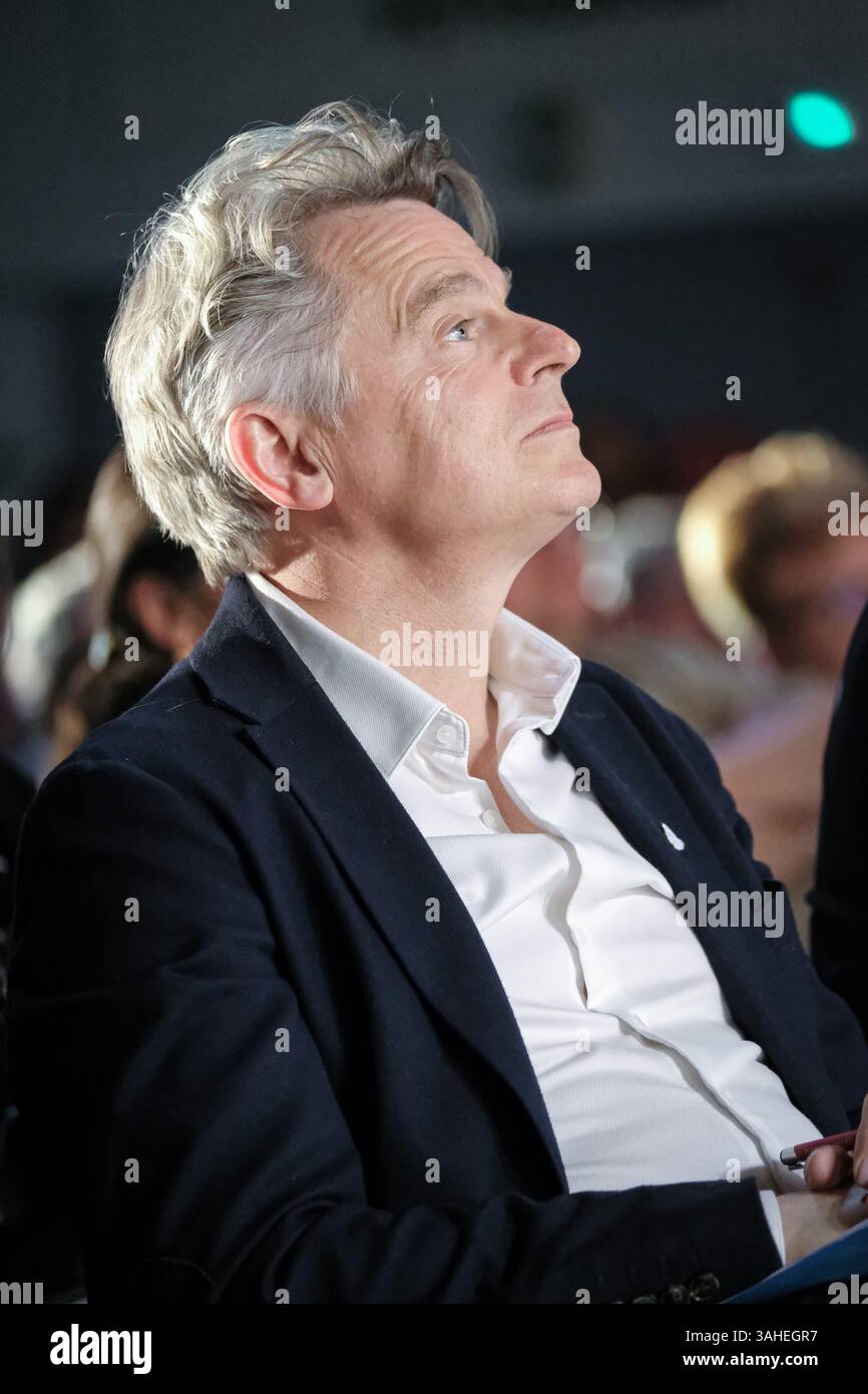 Portrait de Fabien Roussel, secrétaire national du Parti communiste français. Banque D'Images