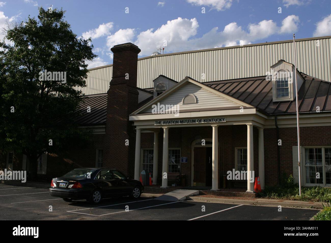 29 mai 2004 - Lexington, KY, États-Unis - 8 juin 2004 : Lexington, KY : États-Unis : ville natale des artistes de musique country John Michael Montgomery, Eddie Montgomery et Troy Gentry : Musée de l'aviation du Kentucky : diverses vues de l'attraction. L'ancien avion à 4 ailes est prêté par le Smithsonian, et est une réplique du premier avion à voler dans le Kentucky. Crédit photo obligatoire : Ferguson/Admedia (c) Kevin Ferguson/2004 (crédit image : © Kevin Ferguson 720-300-9820/Admedia via ZUMA Wire) Banque D'Images