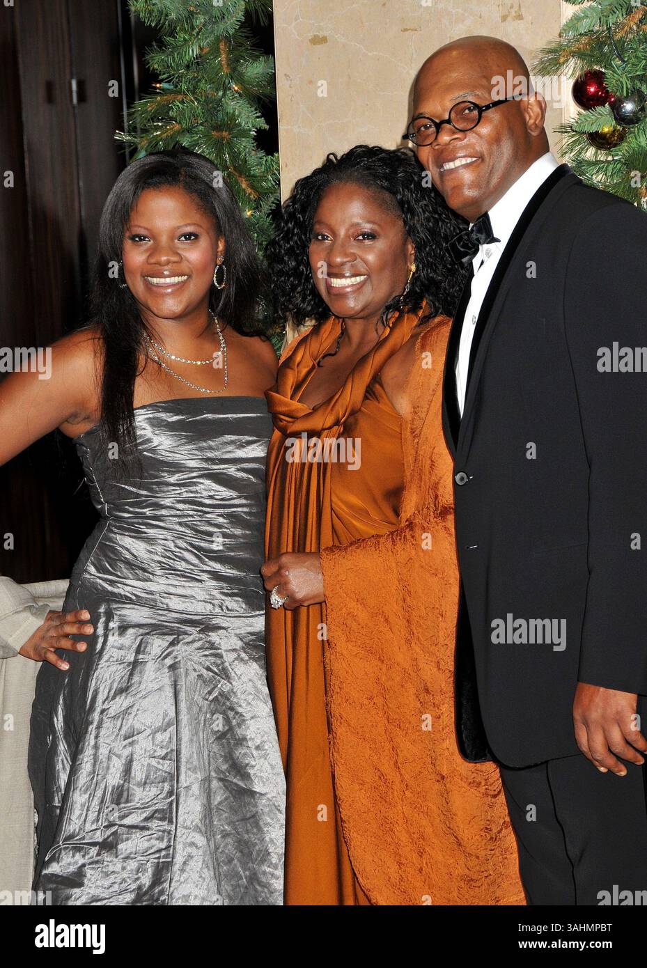 1er décembre 2008 - Beverly Hills, CA, États-Unis - 1er décembre 2008 - Beverly Hills, CA - Samuel L. Jackson (d), épouse LaTanya Richardson (c) et fille Zoe Jackson (l). 23e édition des American Cinematheque Awards au Beverly Hilton Hotel. Crédit photo : Byron Purvis/AdMedia (crédit image : © Byron Purvis/AdMedia via ZUMA Wire) Banque D'Images